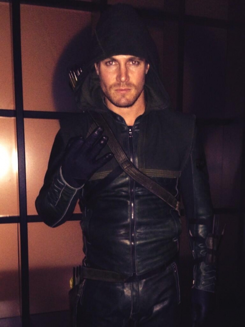 Stephen Amell Cosume Saison 2