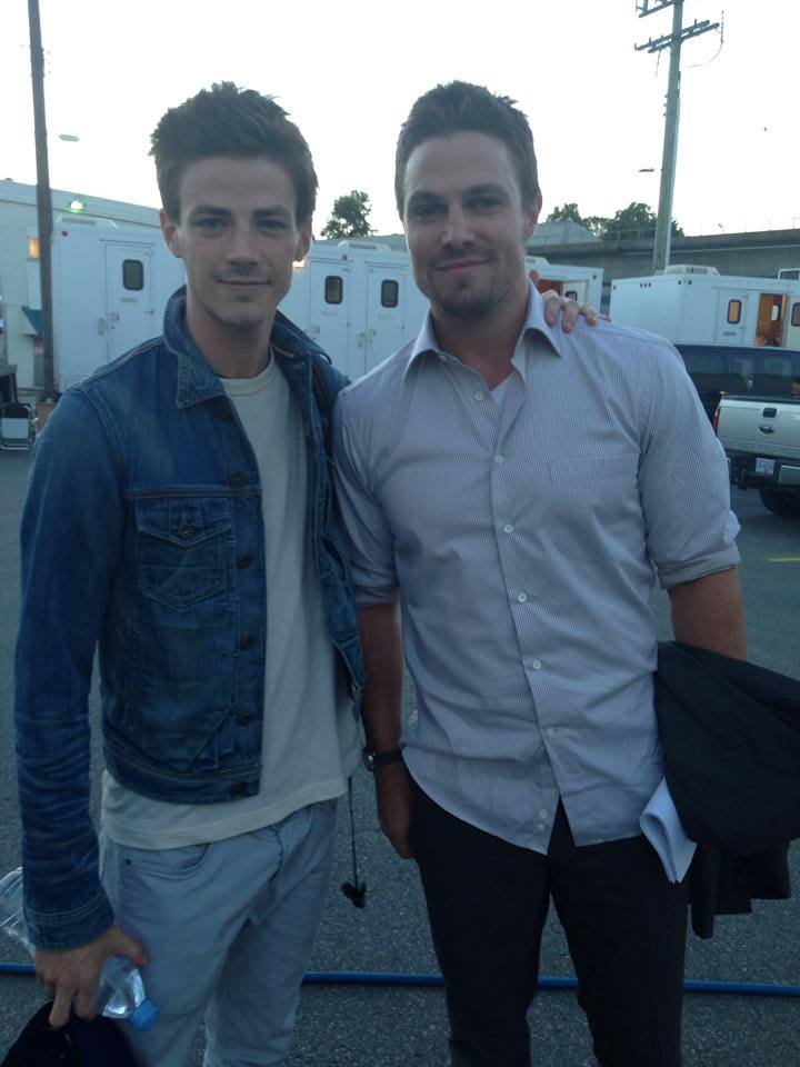 Grant Gustin et Stephen Amell